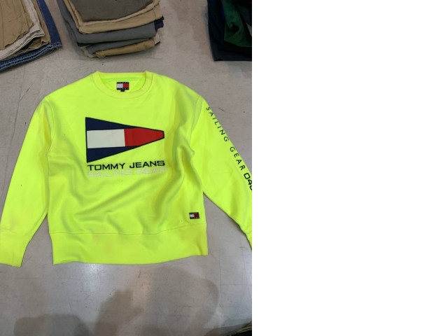 Bright yellow SECONDHAND longsleeve Bright yellow SECONDHAND longsleeve