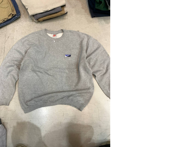 Set of 3 SECONDHAND Nike grey longsleeve sweatshirt Set of 3 SECONDHAND Nike grey longsleeve sweatshirt