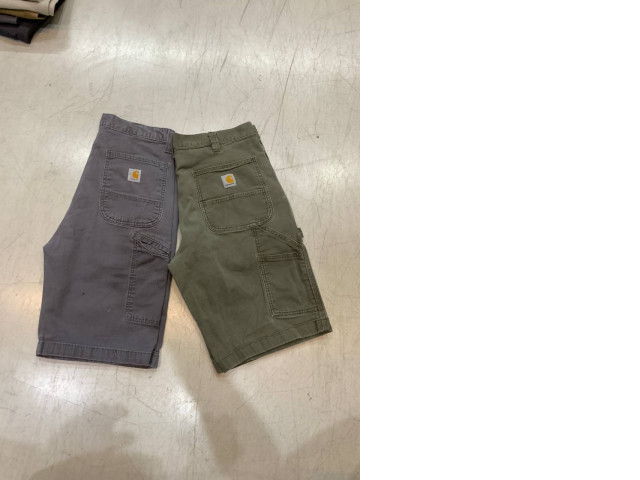 Set of 2 SECONDHAND Charhartt grey shorts Set of 2 SECONDHAND Charhartt grey shorts