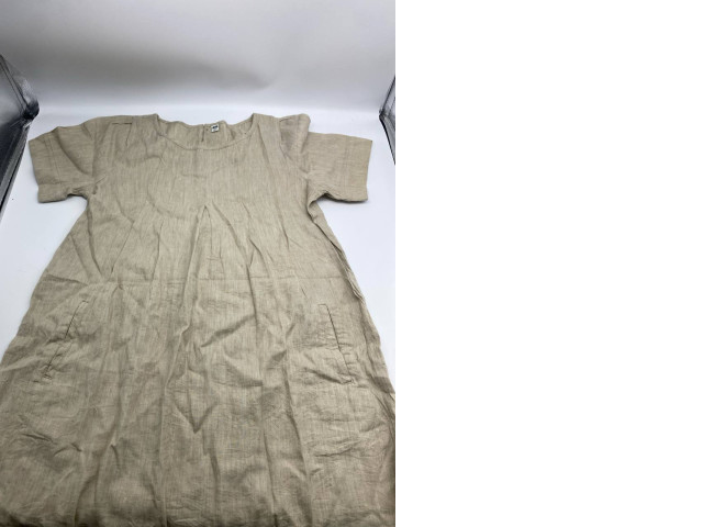 Women's short-sleeved round neck short dress in light cream color Women's short-sleeved round neck short dress in light cream color