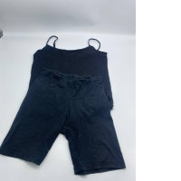 Set of 2 Women's black tank top and black workout stay pants 