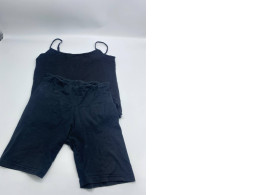 Set of 2 Women's black tank top and black workout stay pants 