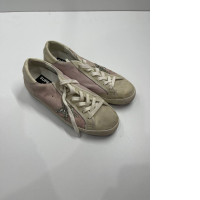 Secondhand women's sneakers Secondhand women's sneakers