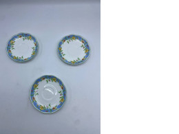 Set of 3 white-blue plates Set of 3 white-blue plates