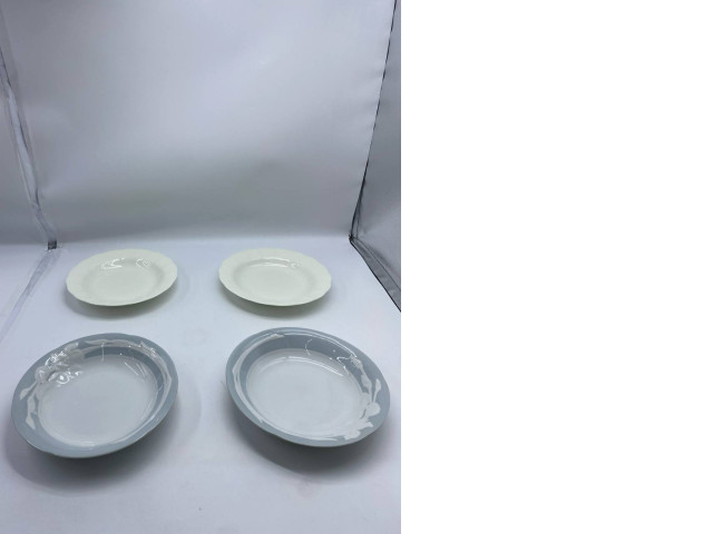 Set of 4 plates Set of 4 plates