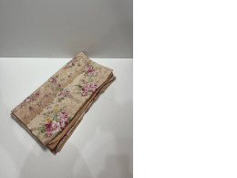 Tablecloth with rose print Tablecloth with rose print