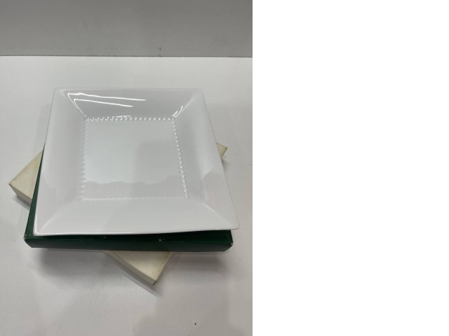 White fruit plate White fruit plate