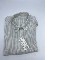 Gray long-sleeved shirt Gray long-sleeved shirt