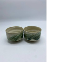 Set of 2 teacups with pattern