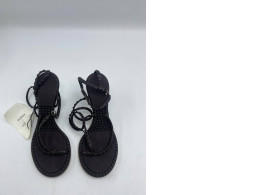 Black women's beach shoes