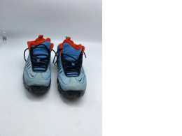 SECONDHAND blue men's sneakers SECONDHAND blue men's sneakers