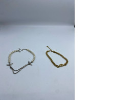 Set of 2 souvenir necklaces