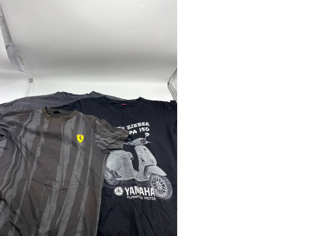 Set of 3 secondhand dark t-shirts Set of 3 secondhand dark t-shirts
