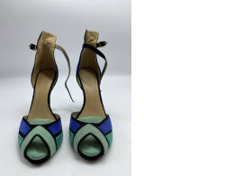 Blue-green hilled shoes Blue-green hilled shoes