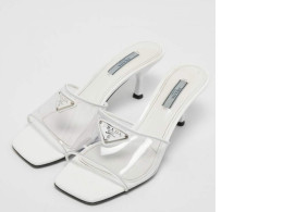 Women's white low heel shoes