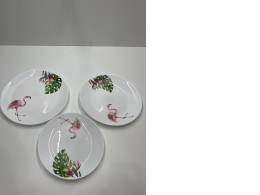 Set of white plates with flamingo print