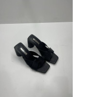 Black hilled shoes size 35 Black hilled shoes size 35