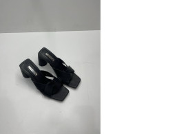 Black hilled shoes size 35