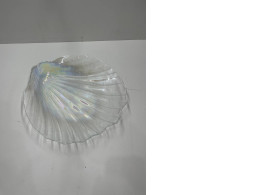 Saucer in the shape of a shell Saucer in the shape of a shell