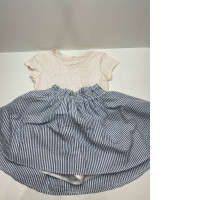 Girl's summer dress: t-shirt and skirt Girl's summer dress: t-shirt and skirt