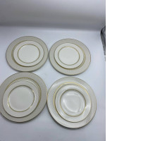 Set of beige plates