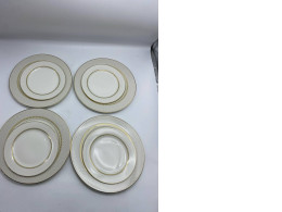 Set of beige plates Set of beige plates