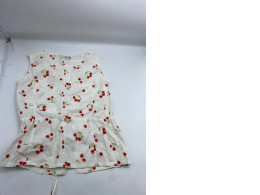 White girl's t-shirt with pattern White girl's t-shirt with pattern