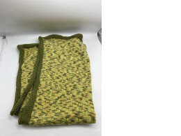 Dark green cvolourful blanket
