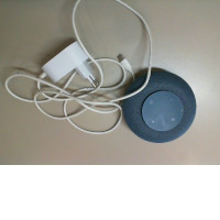 Small speaker, works from the mains, not new