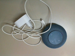 Small speaker, works from the mains, not new