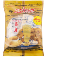 Mother explains instant ginger powder in sachets.