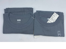 Set of 2 UNIQLO Gray round neck t-shirt
