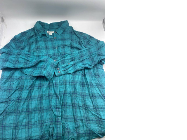 Blue plaid long-sleeved shirt Blue plaid long-sleeved shirt