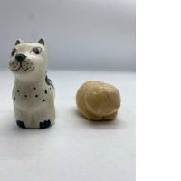 Set of 2 Cat and dog pottery 