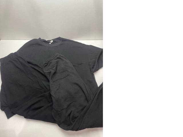 Black set: 1 t-shirt and 2 pants Black set: 1 t-shirt and 2 pants