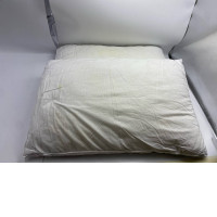 Set of 2 white pillows