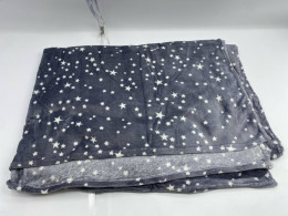 Grey stars blanket