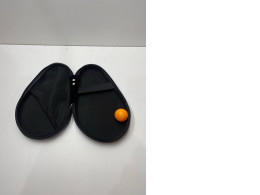 Case for table tennis rocket with ball