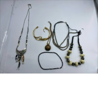 Set of souvenir necklaces