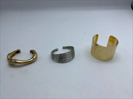 Set of souvenir rings