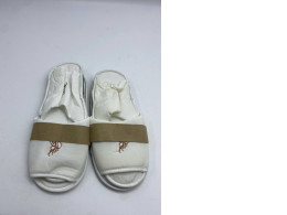 Set of 2 hotel slippers