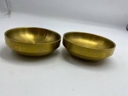 Set of 2 gold plates Set of 2 gold plates