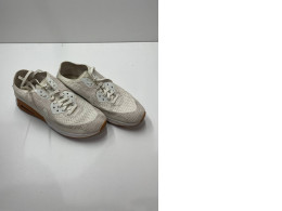 SECONDHAND white-beige sneakers SECONDHAND white-beige sneakers