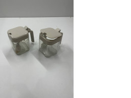 Set of 2 cereal containers