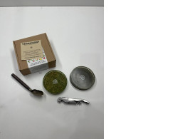 Kitchen Set of 2 coasters for mugs, corkscrew and spoon