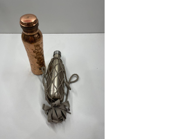 Set of 2 iron bottles Set of 2 iron bottles