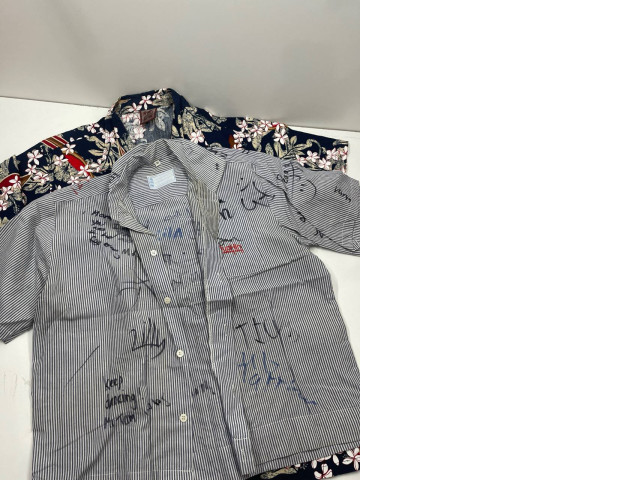 Set of 2 women's shortsleeved shirts Set of 2 women's shortsleeved shirts