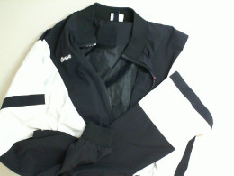 Short women's jacket, with a zipper