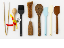 LARGE SET of kitchen utensils