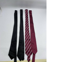 Set of ties